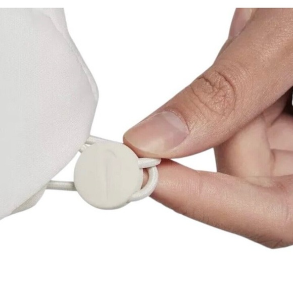 Nike Sportswear Classic Therma-FIT
Loose Puffer Vest White w/Black
Swoosh New - Picture 4 of 6